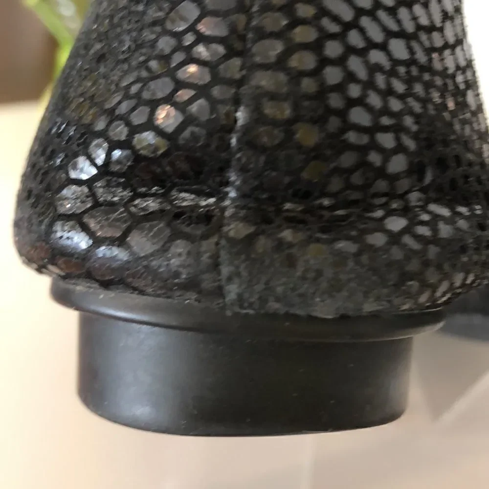 Calvin Klein Black Mackenzie Comfort Flats With Beaded Floral Ornament Size 9